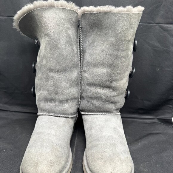 Ugg’s Bailey Buttonl lll Grey 1873 W/Grey Size 8,leather W/Sheepskin Lining. - Picture 5 of 8